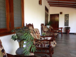 Midigama Villa Resort  Weligama